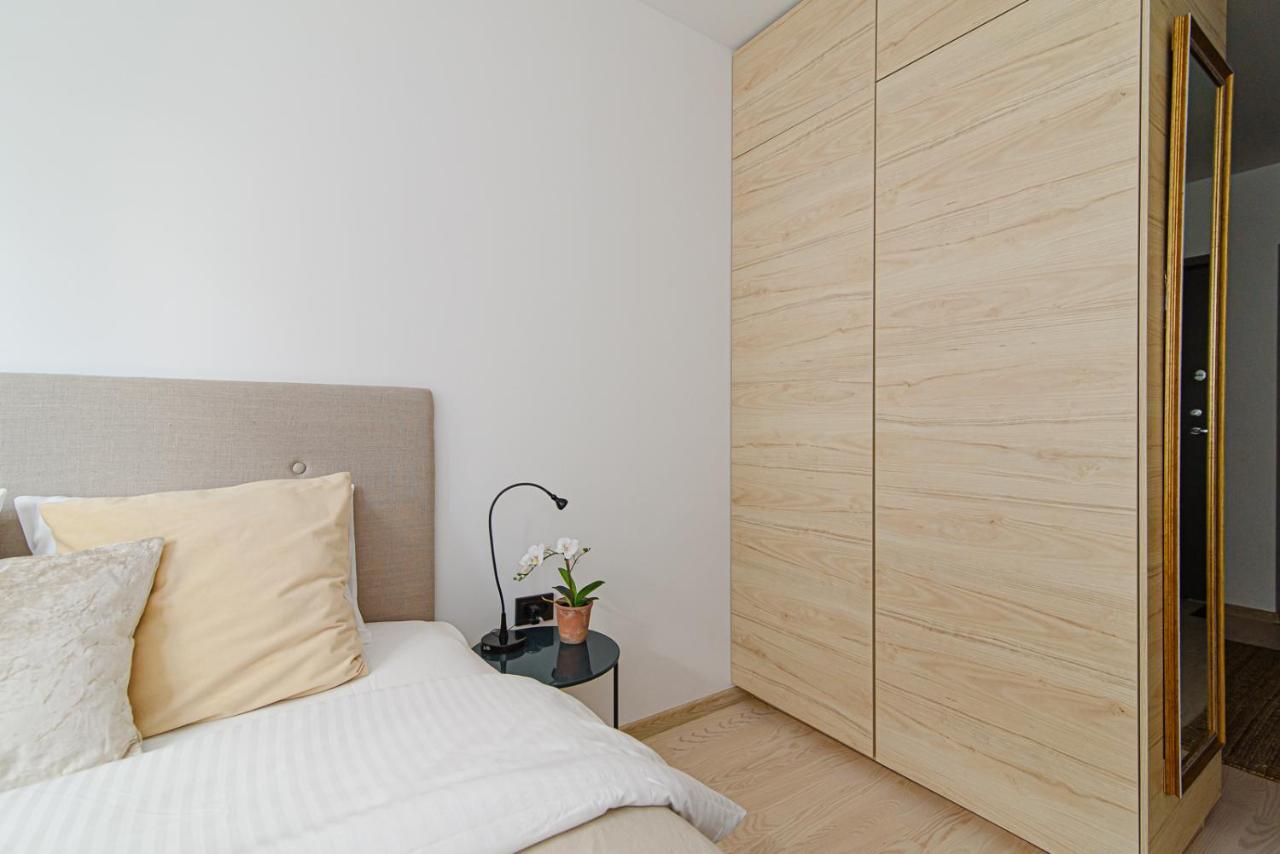 Modern Apartment Next To Ozas Park By Urban Rent VNO Extérieur photo